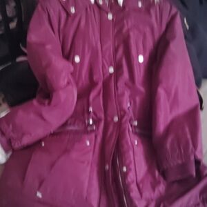 Women's Burgundy Winter Coat Needs Zipper Repair.